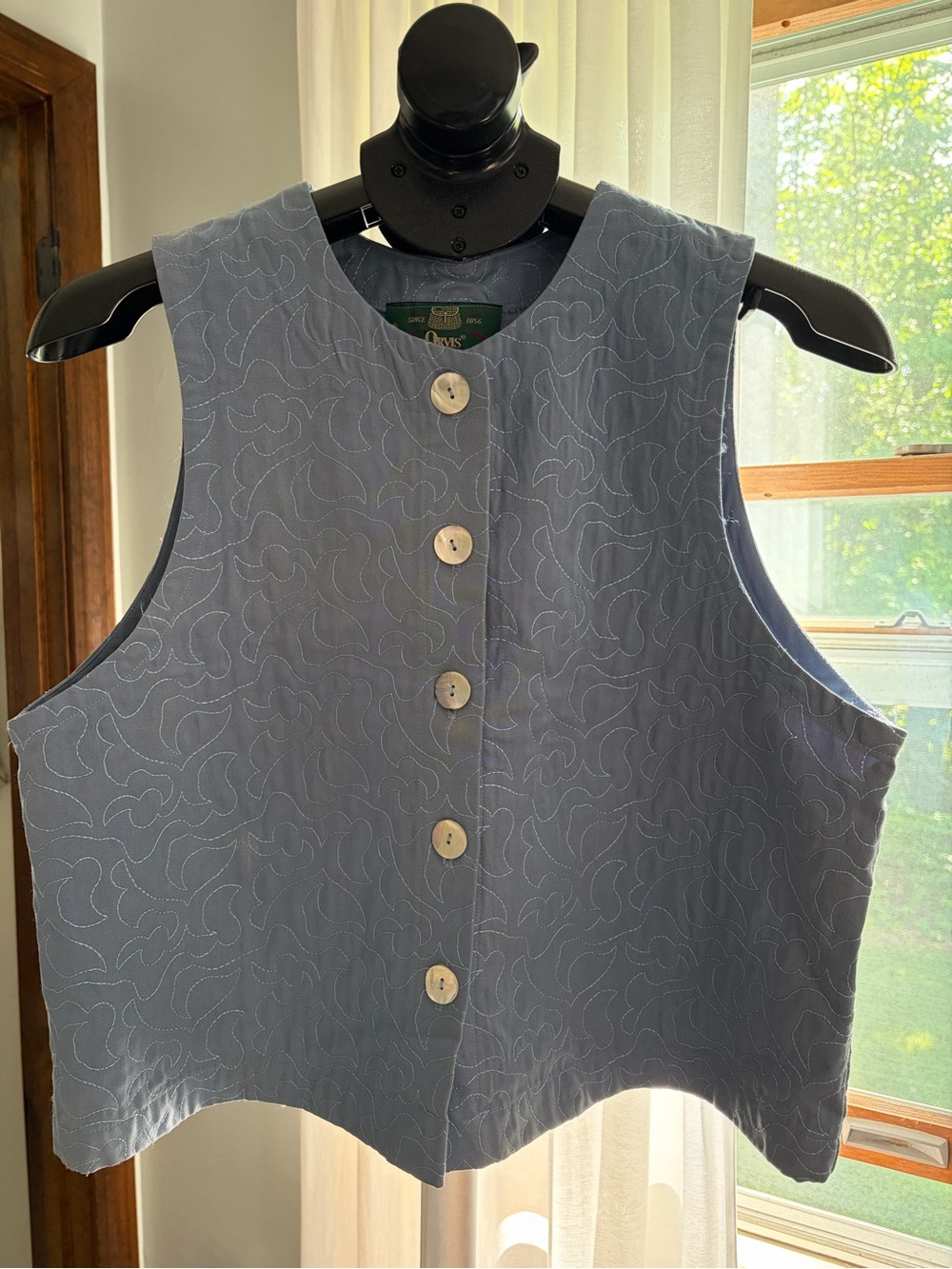 Vintage Orvis light blue sleeveless vest women’s size M mother of pearl buttons
